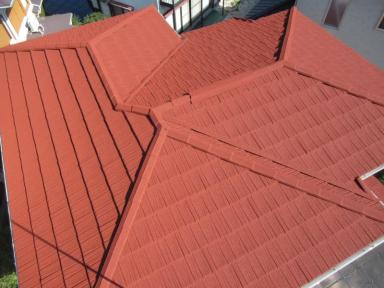 佐倉市の屋根金属カバー工事　天然石の美しさとガルバリウム鋼板で長期間安心！